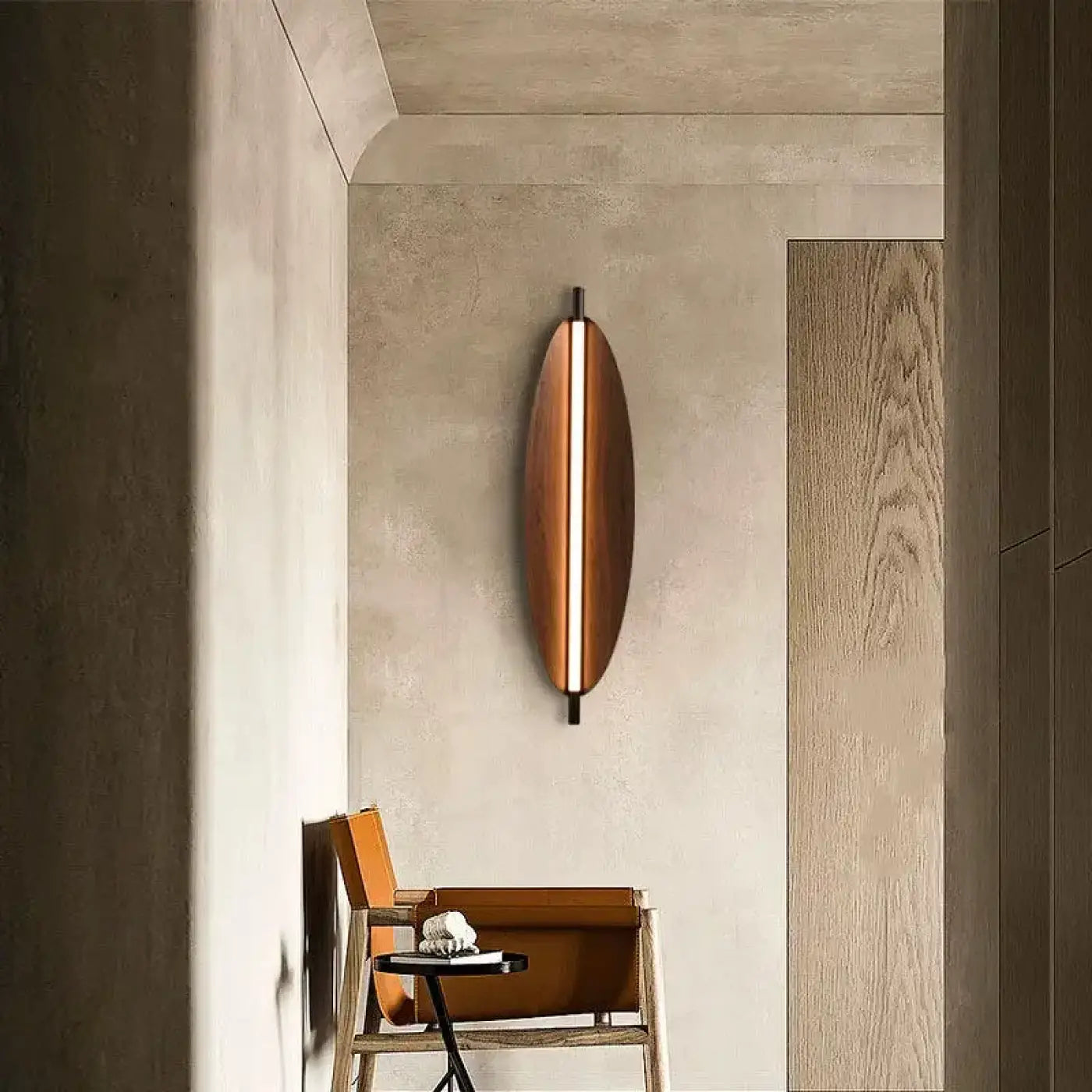 Lampe applique murale verticale en bois et galets bord de mer