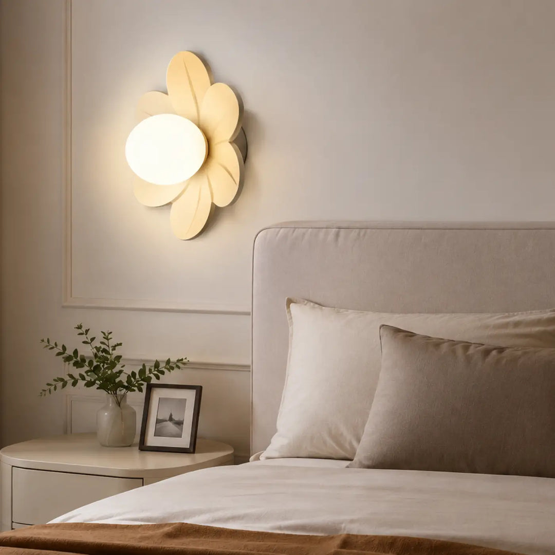Applique murale antha en forme de fleur avec diffuseur sphérique lumineux doux et effet chaleureux