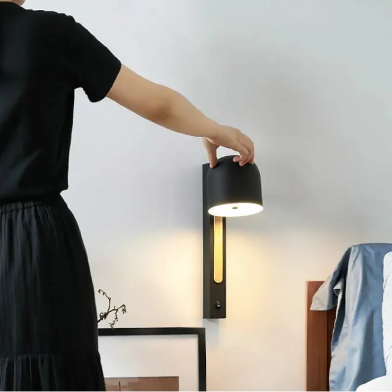 Applique murale design noir mat avec abat jour cylindrique