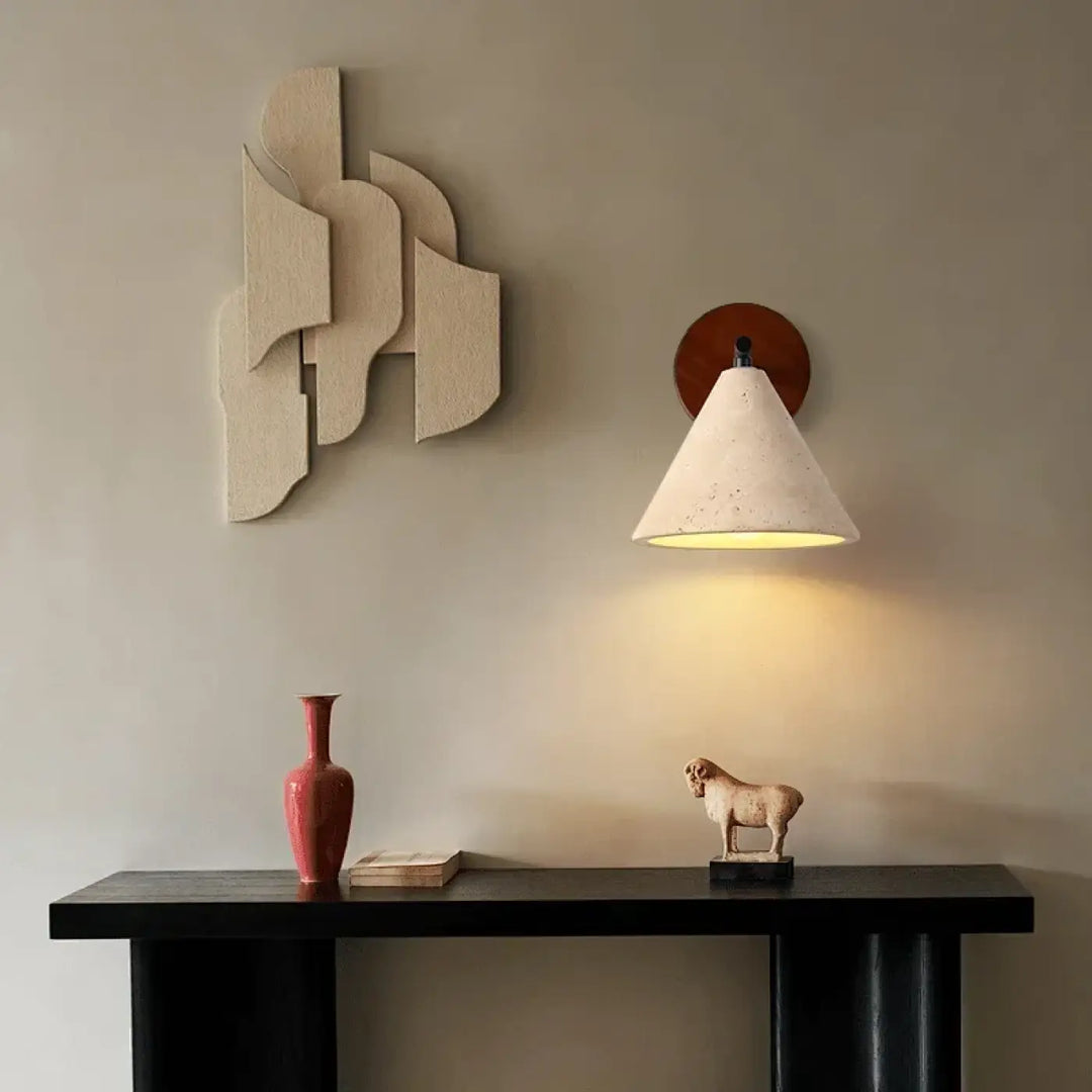 Applique murale design scandinave avec abat jour conique beige