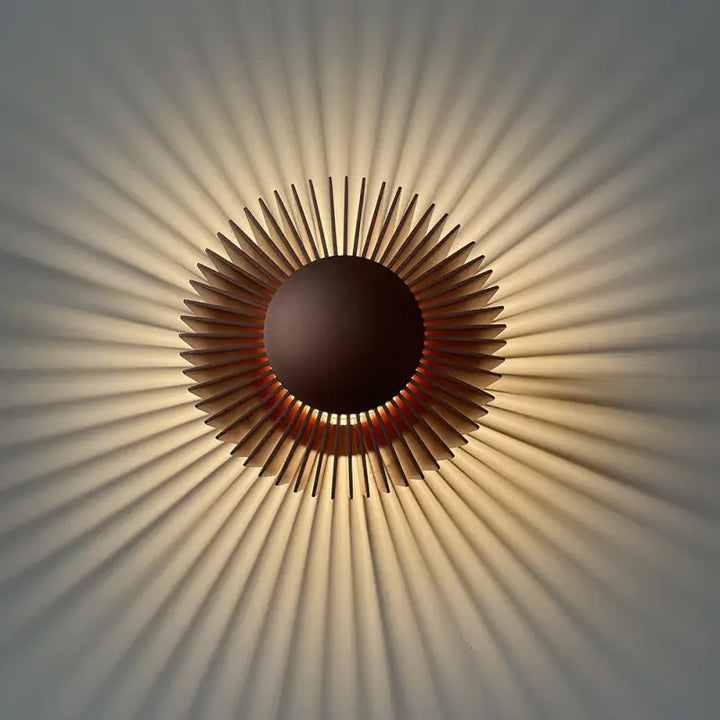 Applique Murale Design Soleil Avec Disque Central Noir

