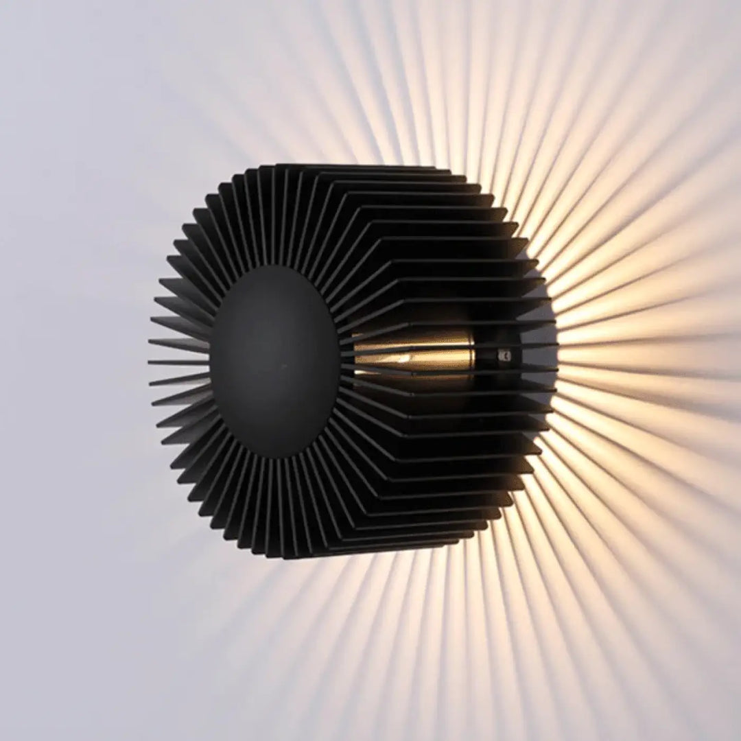 Applique Murale Design Soleil Avec Disque Central Noir

