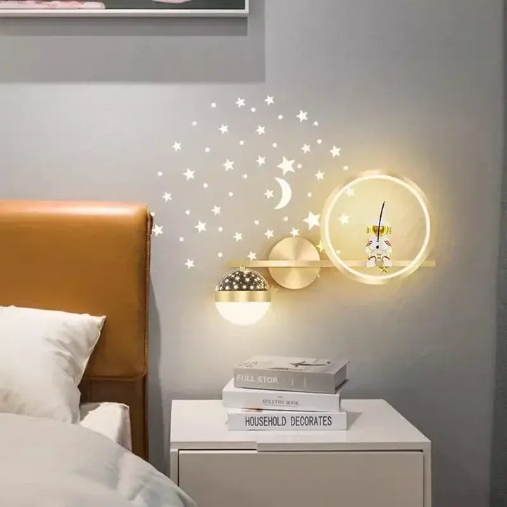 Applique Murale Étoilée Avec Petit Astronaute Design Spatial