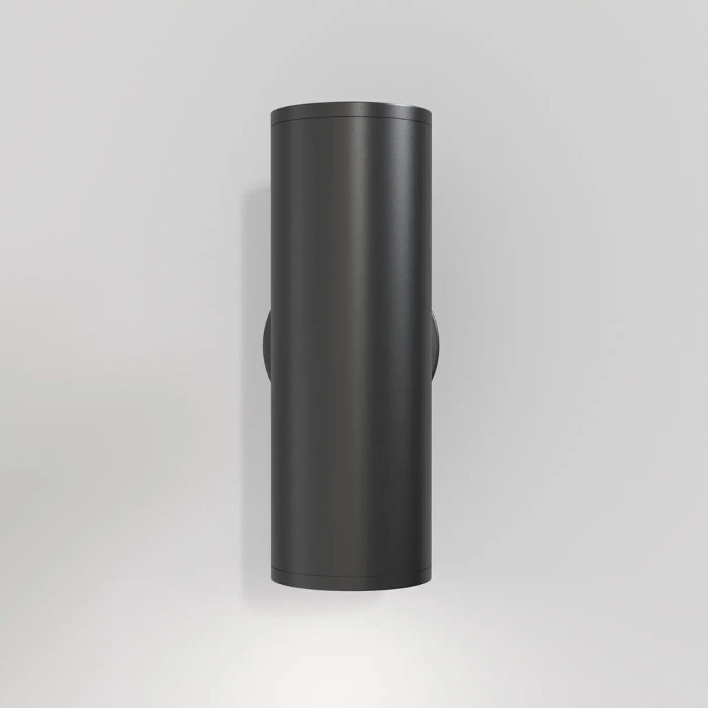 Matte black cylindre géométrique applique murale focus with sleek minimalist design, wall-mounted lighting fixture