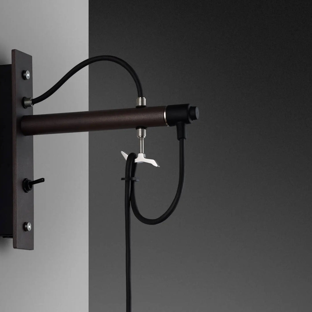 Applique murale Hooked petit modèle Graphite en acier #couleur_argent