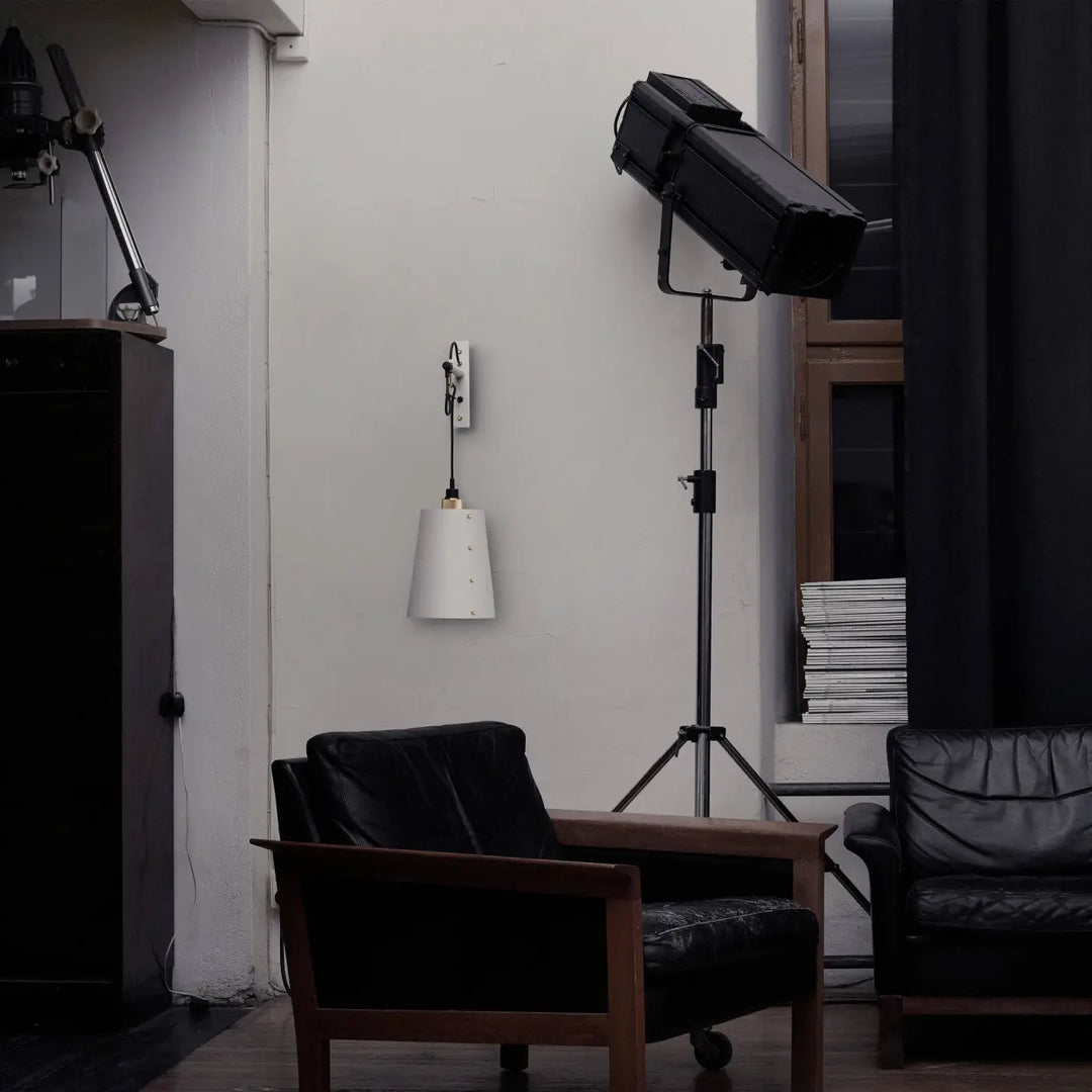 Luminaire Hooked coloris Pierre dans un intérieur #couleur_dor