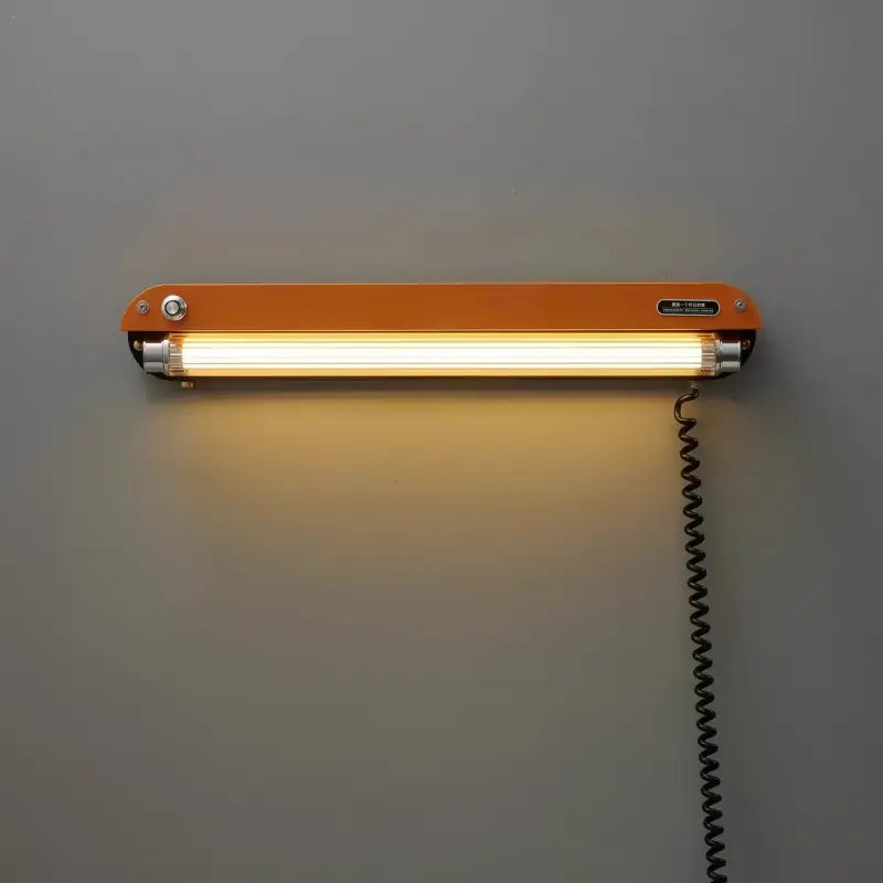 Applique murale industrielle en métal avec tube lumineux chic