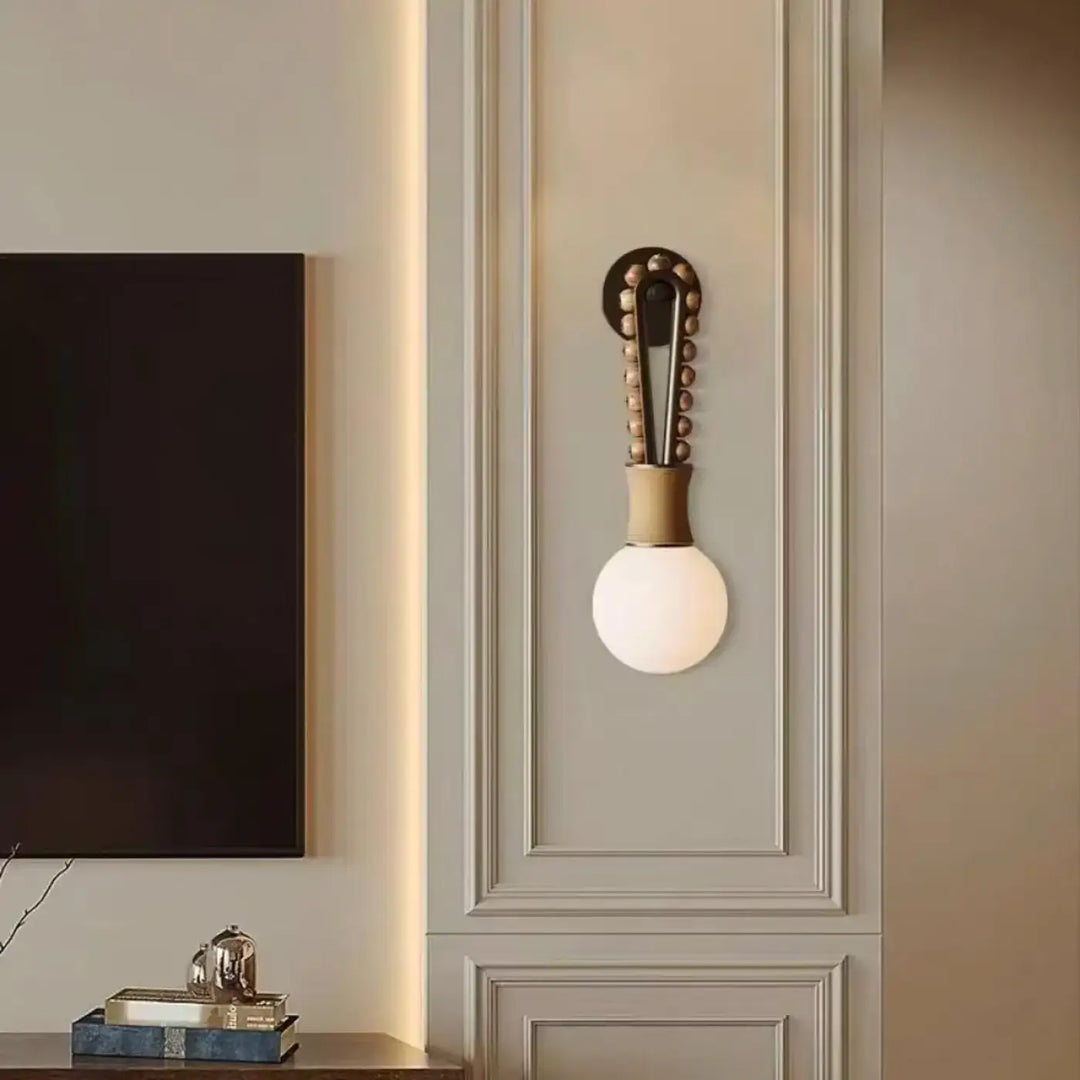 Applique murale en laiton avec globe en verre blanc design