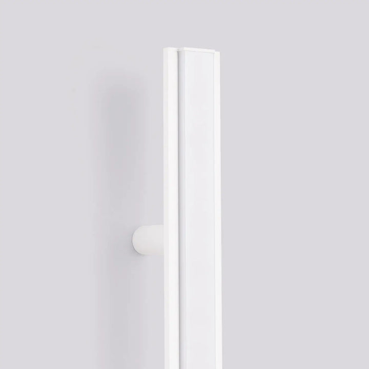 Poignée de porte blanche design minimaliste avec excellente finition dans la collection lagom allie applique murale lagom 120 3000k blanc
