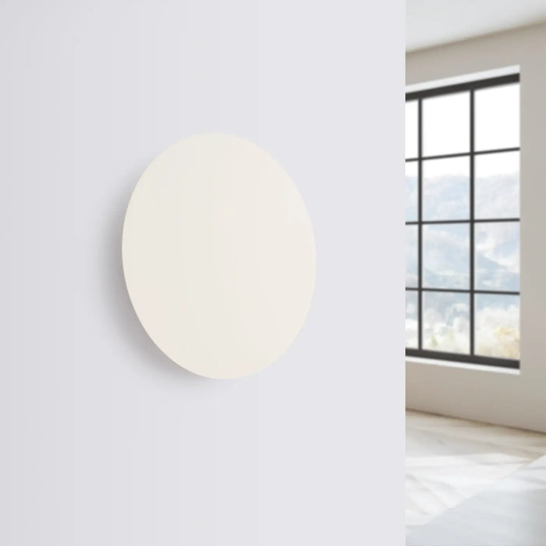 Applique murale BORGEN beige éteinte, posée au mur