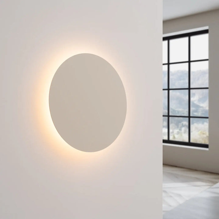 Applique murale BORGEN beige allumée, halo lumineux sur le mur