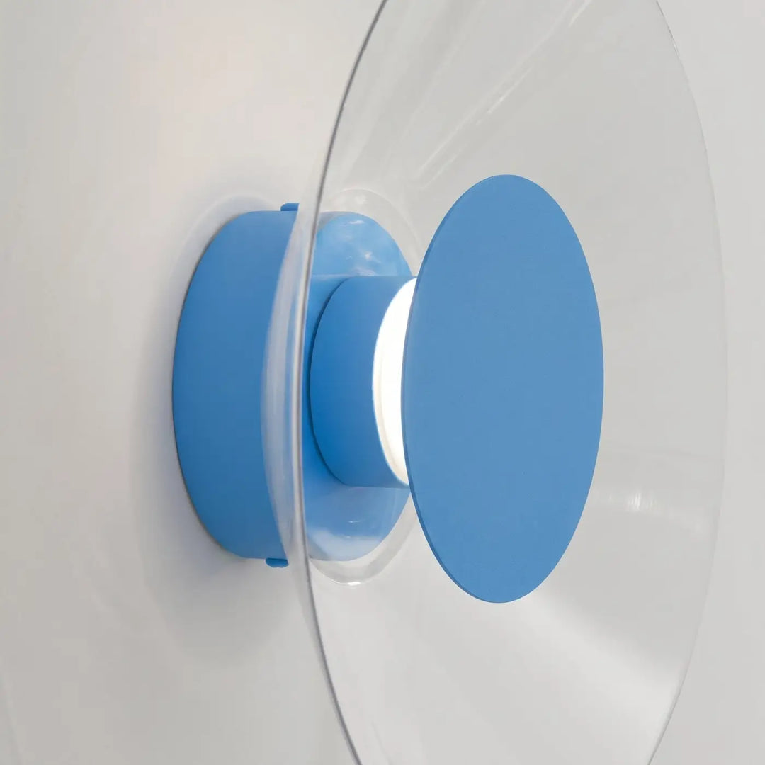 Applique murale ASTRO bleu clair vue de profil, disque transparent