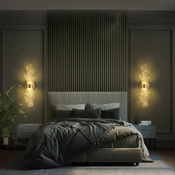 Applique Murale LED Dorée Au Design Original Pour Chambre