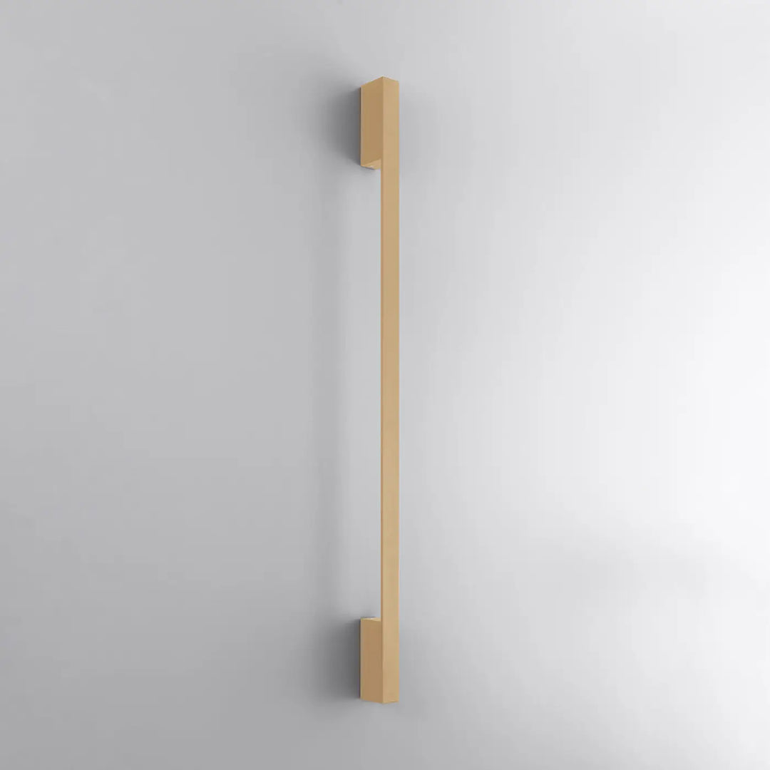 Applique murale sapo m 3000k doré en laiton brossé avec poignée rectangulaire et design minimaliste pour solutions imprévisibles