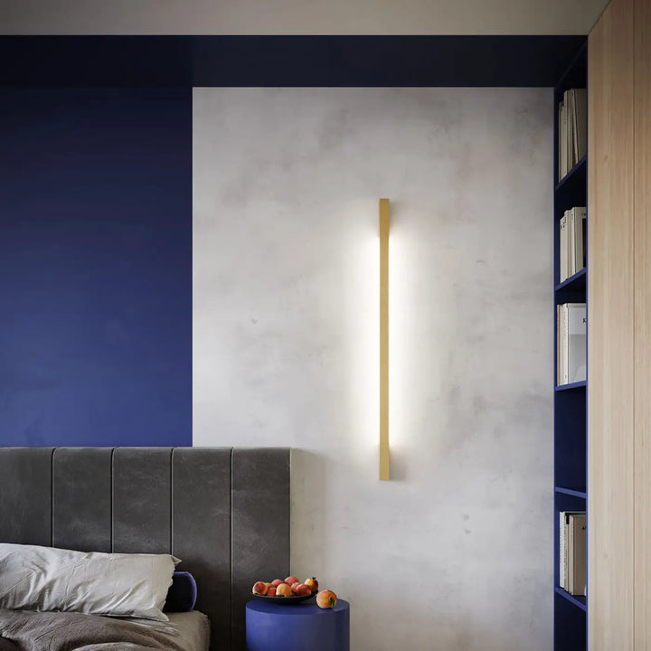 Applique murale sappa l 3000k doré avec module led et boîtier étroit pour lampadaire lahti au design minimaliste élégant
