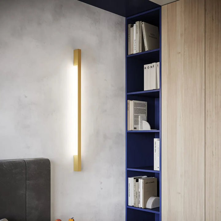 Applique murale dorée rectangulaire avec design minimaliste intégrant module led pour solutions imprévisibles