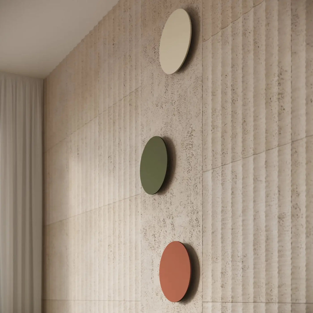 Applique murale borgen 3000k doré avec trois pièces dart murales circulaires minimalistes tons crème vert olive et terre cuite
