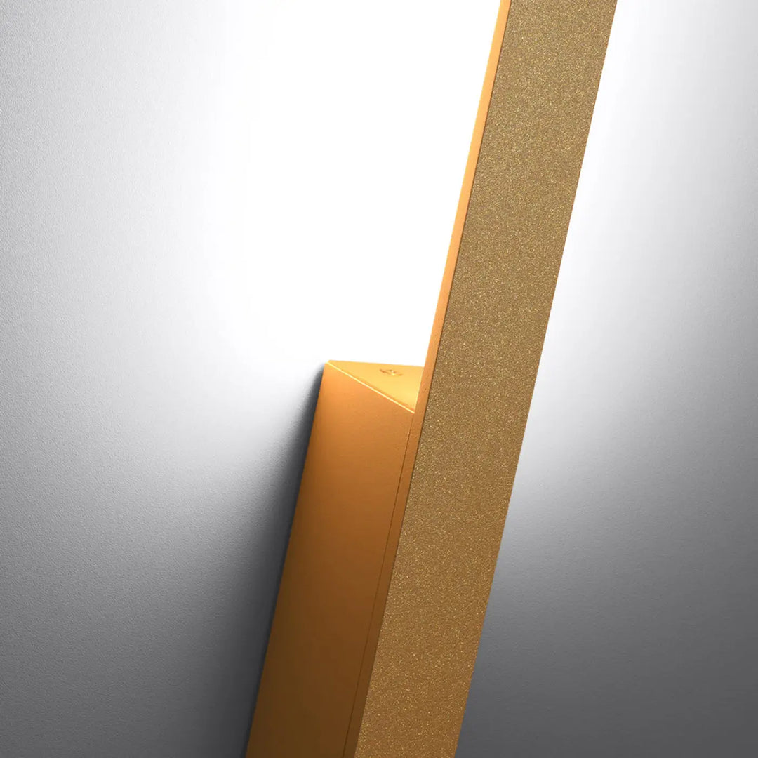 Applique murale lahti s 4000k doré avec design moderne et module led pour solutions imprévisibles