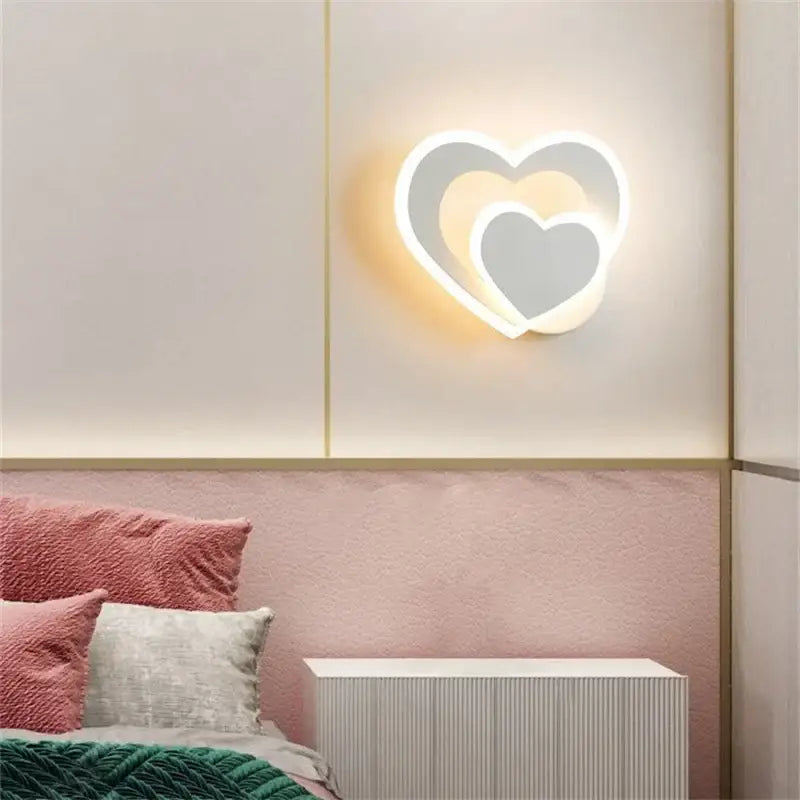 Applique murale LED en forme de deux coeurs

