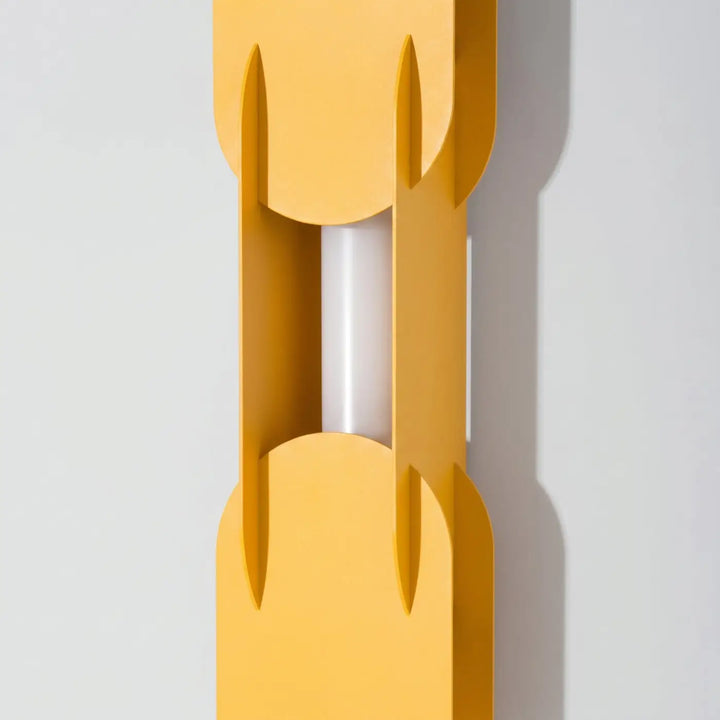 Applique murale CHAIN jaune éteinte, détail des maillons