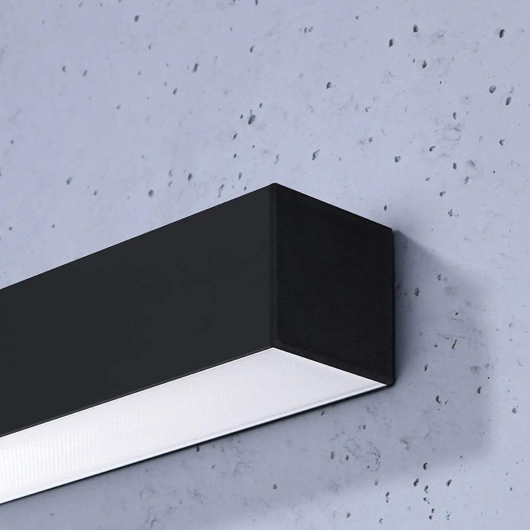 Applique murale noire collection pinne avec module led et paramètres d’éclairage 4000k finition mate et design moderne