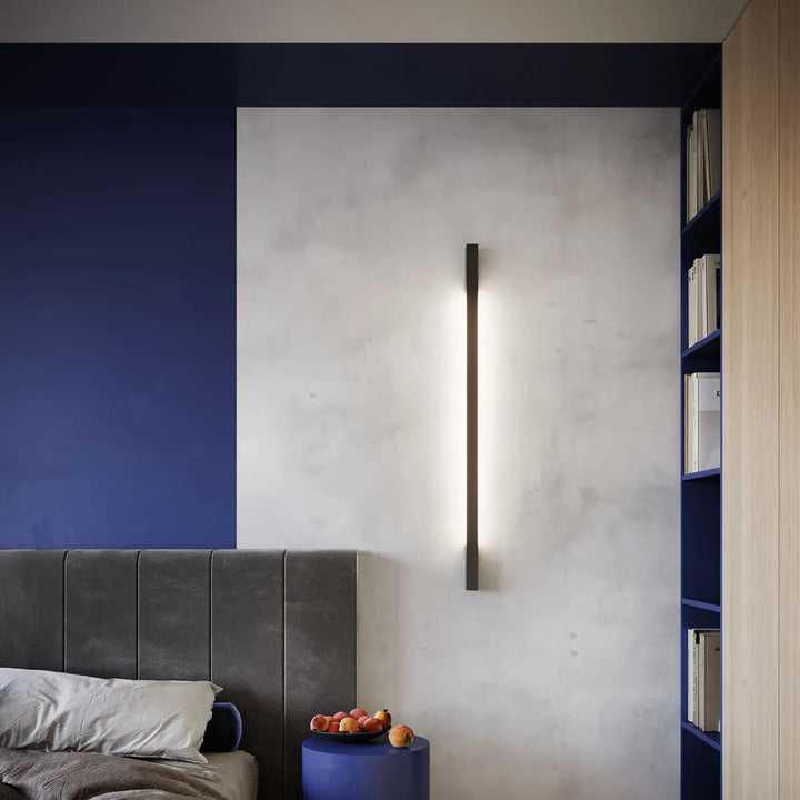 Applique murale s’appo m 4000k noir avec module led et lumière chaude verticale, solution imprévisible idéale en lampadaire lahti