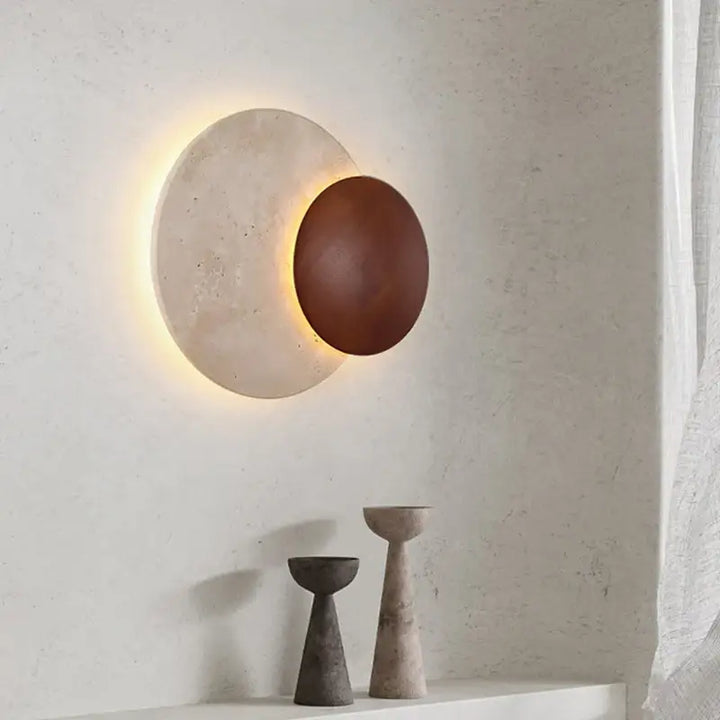 Applique murale LED en pierre blanche et bois noble

