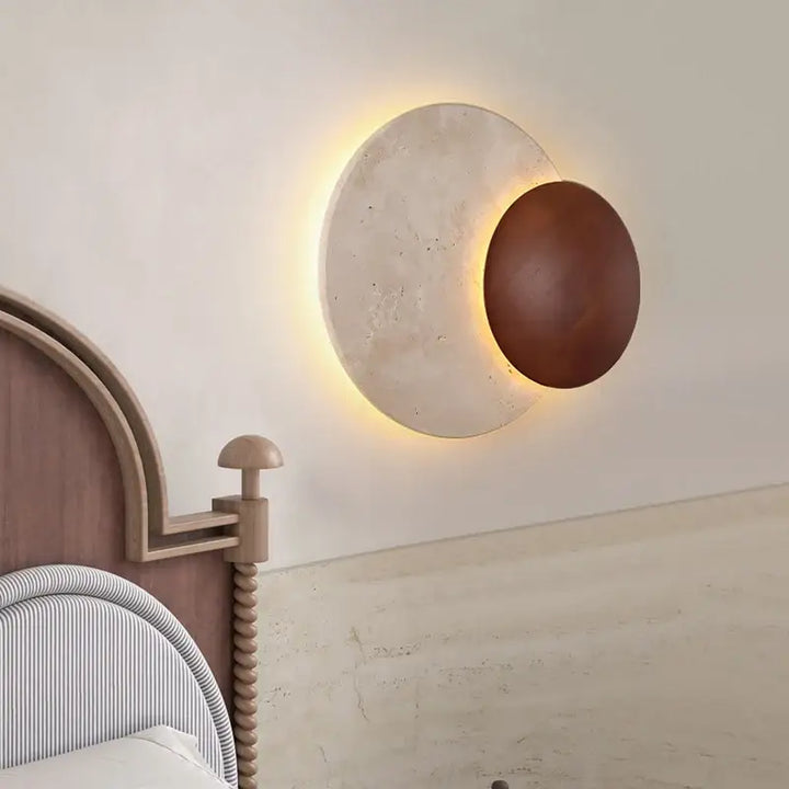 Applique murale LED en pierre blanche et bois noble

