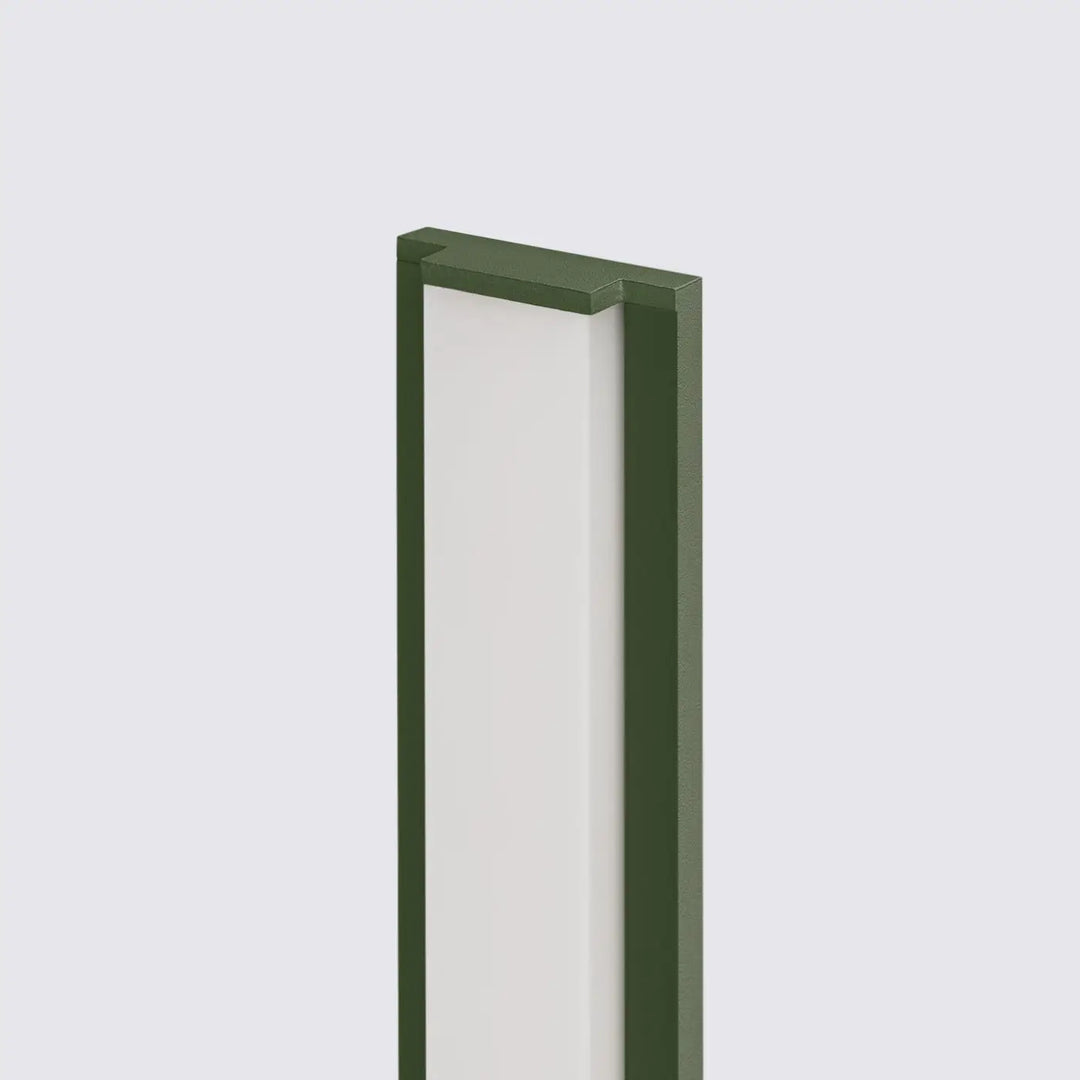 L’applique murale lahti 50 led vert olive avec cadre rectangulaire mat et panneau diffus blanc allie design et fonctionnalité pratique