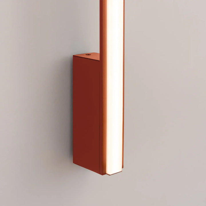 Applique murale LAGOM ocre rouge éteinte, détail de la fixation