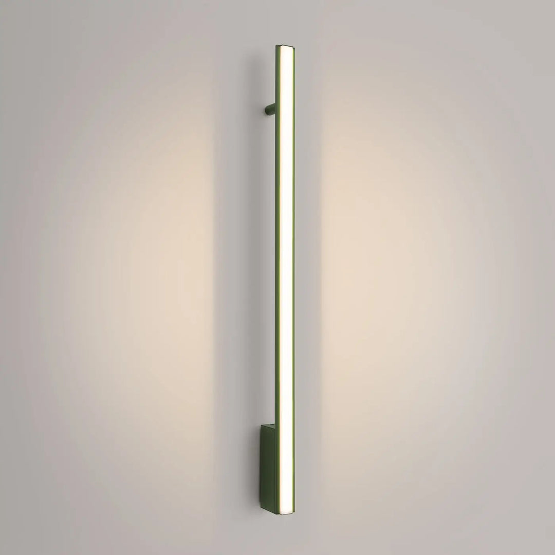 Applique murale LAGOM vert olive allumée, détail du diffuseur