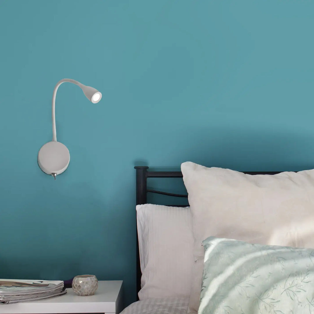Applique Loke blanche de Faro Barcelona en situation