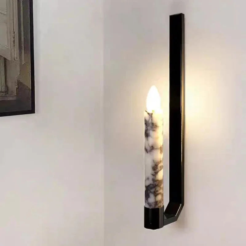 Applique murale de luxe en marbre à l’aspect bougie raffinée