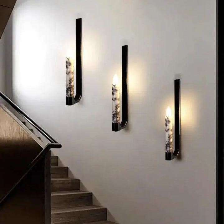 Applique murale de luxe en marbre à l’aspect bougie raffinée