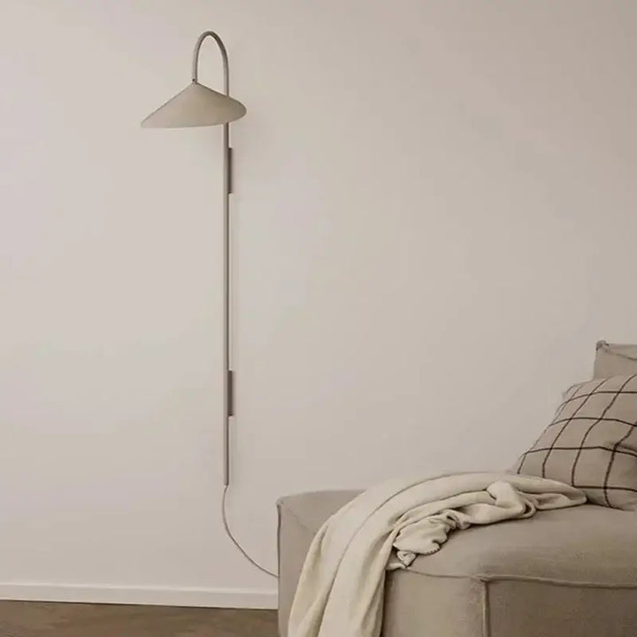 Applique murale minimaliste à bras courbé en beige ou noir