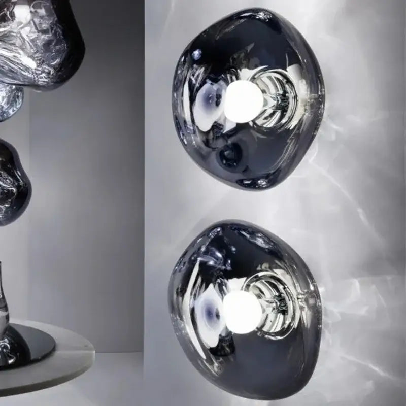 Applique murale nordique en verre teinté à l'effet fondu dans la lave

