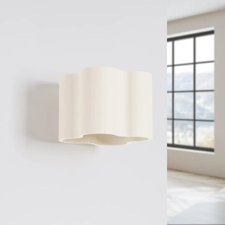Applique murale Ovio en aluminium beige, éteinte