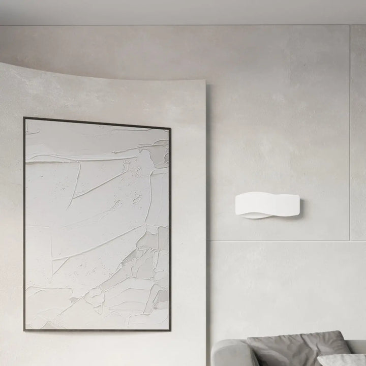 Applique murale blanc allumée, vue rapprochée