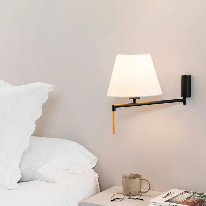 Applique murale Ron abat-jour beige de Faro Barcelona en situation