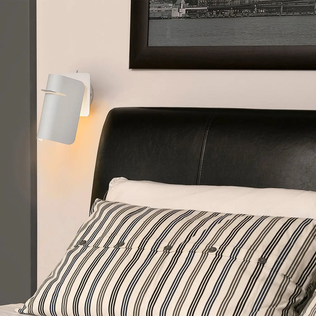 Applique murale Smile blanche de Faro Barcelona en situation