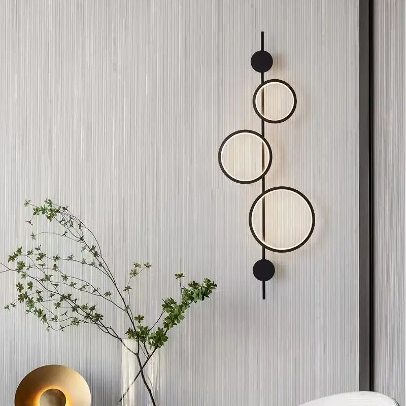 Applique Murale Originale Noir Ou Grise Avec 3 Cercles En LED Élégante
