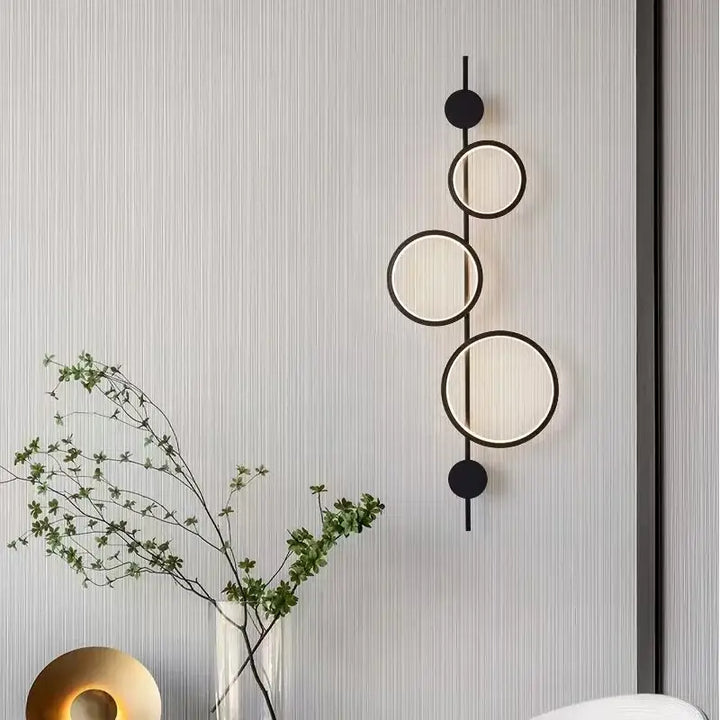 Applique Murale Originale Noir Ou Grise Avec 3 Cercles En LED Élégante
