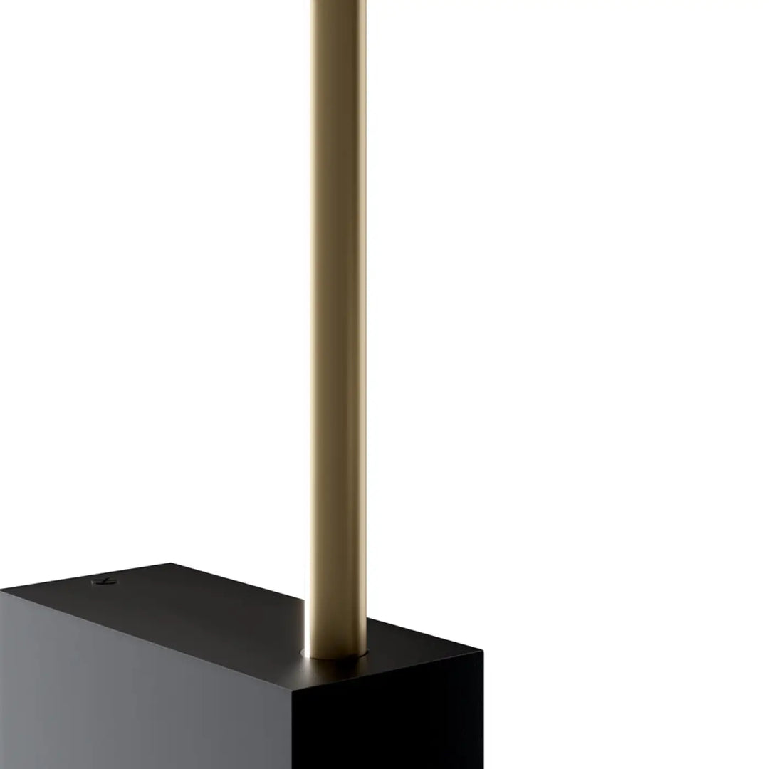 Applique murale pars avec tige verticale en laiton et base rectangulaire noire mate minimaliste