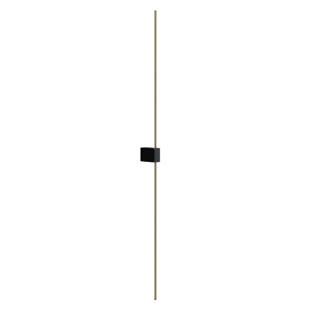 Applique murale pars avec tige verticale slender en métal doré et fixation carrée noire mate minimaliste