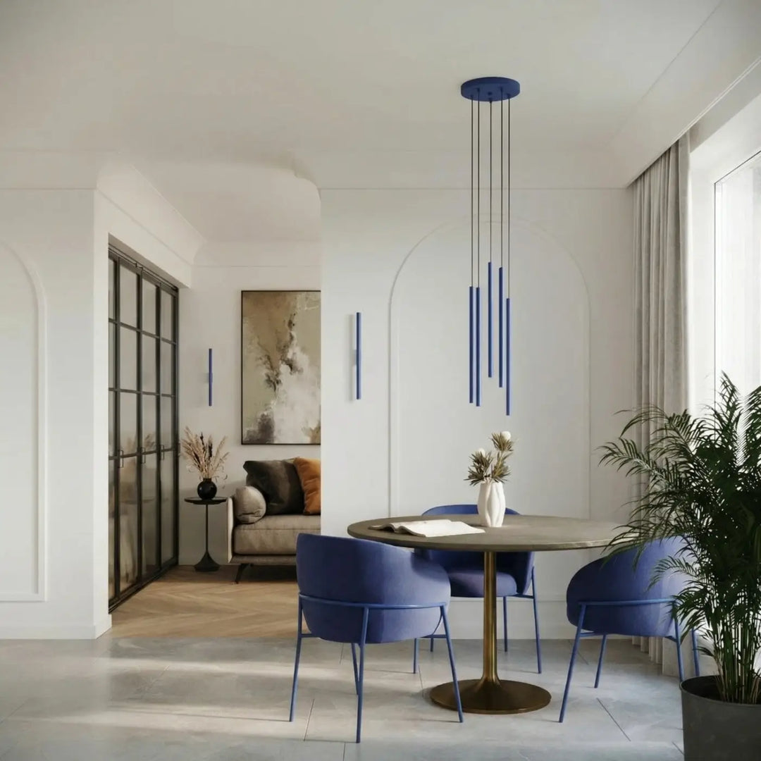 Applique murale outremer dans un intérieur contemporain