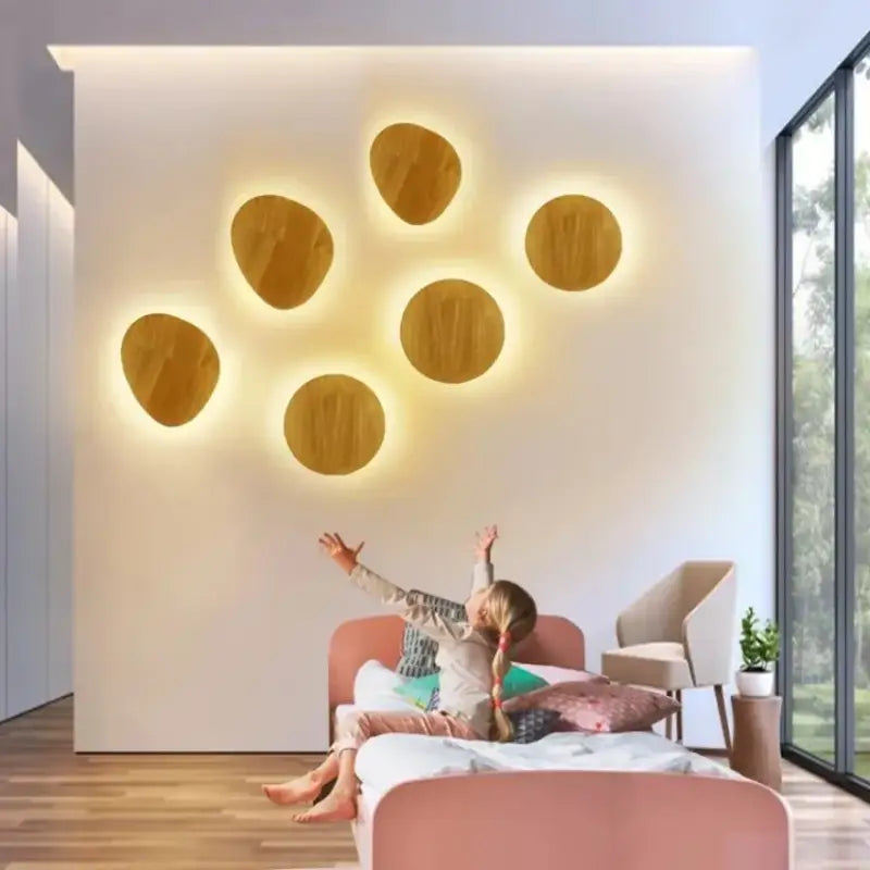 Applique murale ronde en bois avec éclairage LED intégré

