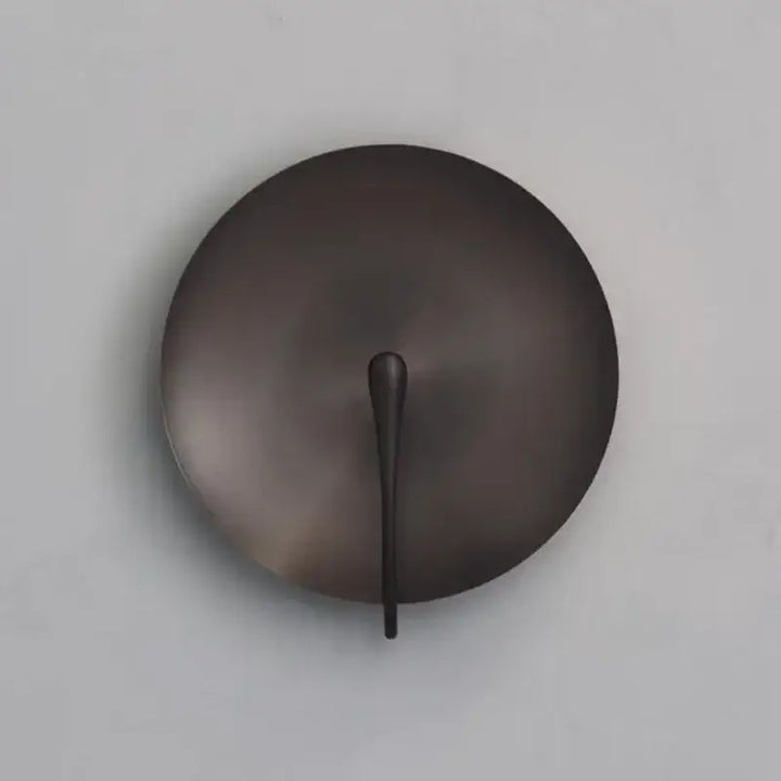 Applique murale ronde design moderne disque métal lumière douce

