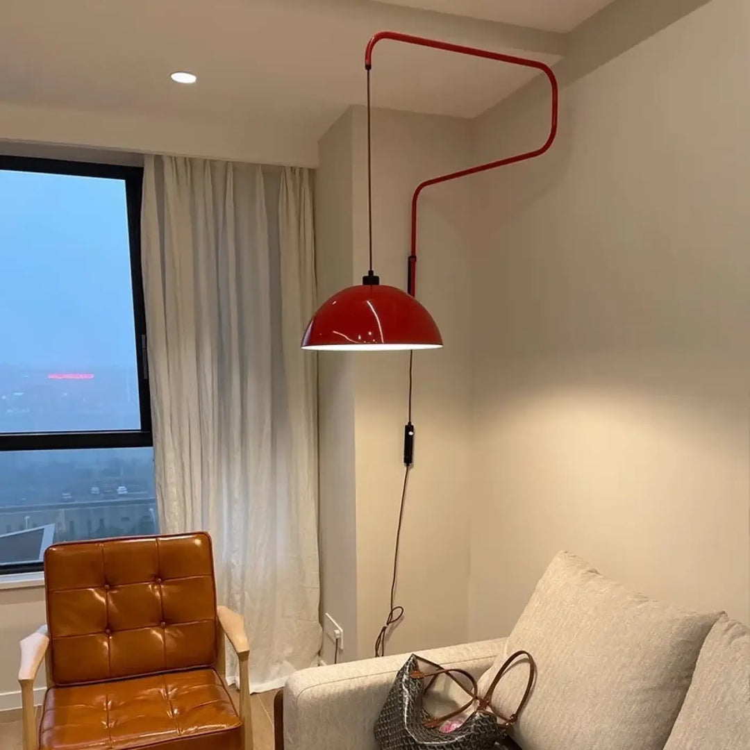 Applique murale rouge avec bras courbé