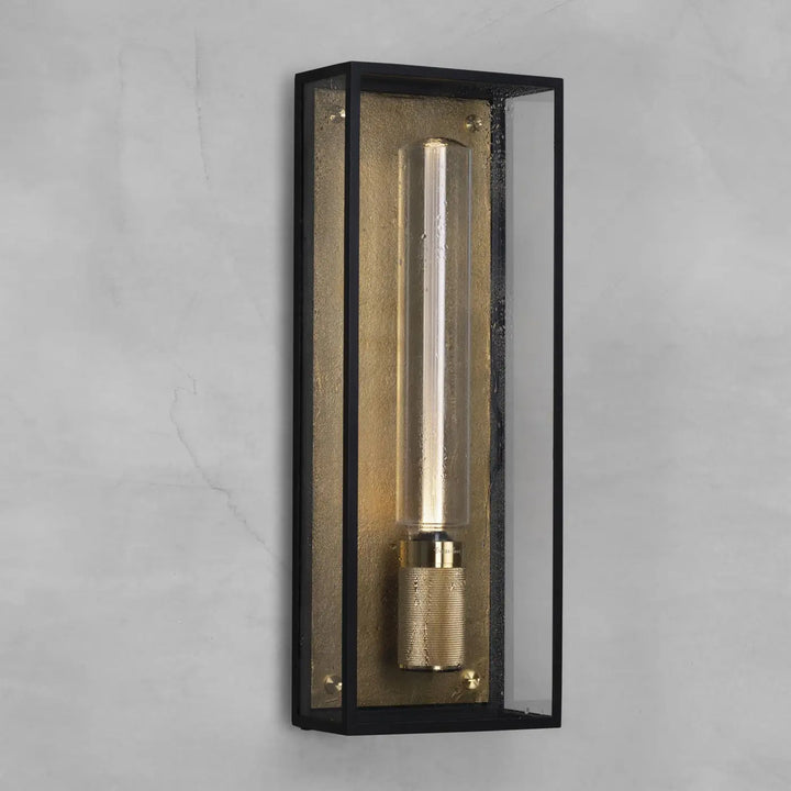 Applique murale Caged Wet en finition laiton, cage en métal noir mat et verre #couleur_dor