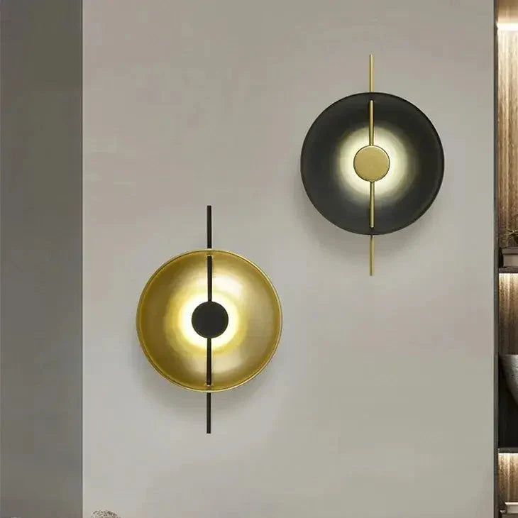 Applique Murale Sculpturale Effet Cible Noir Et Laiton

